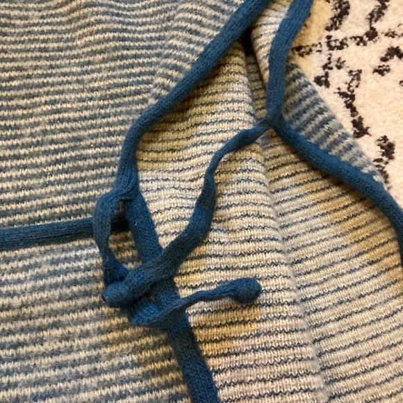 VTG Alafaoss Icewool Icelandic Wool Poncho With Hood OSFM Blue/White Snowflake - Picture 12 of 17